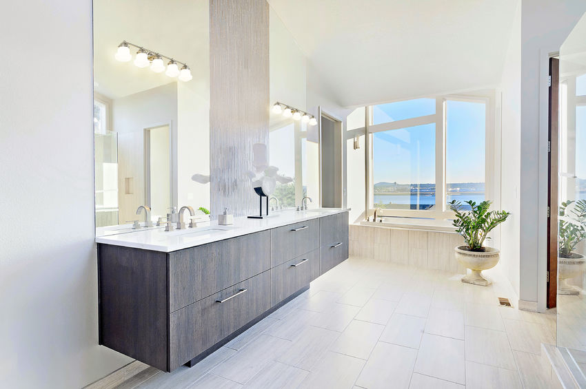 Z-Lite Vaughn Vanity Light 5-Light Brushed Nickel - Lighting House Orillia